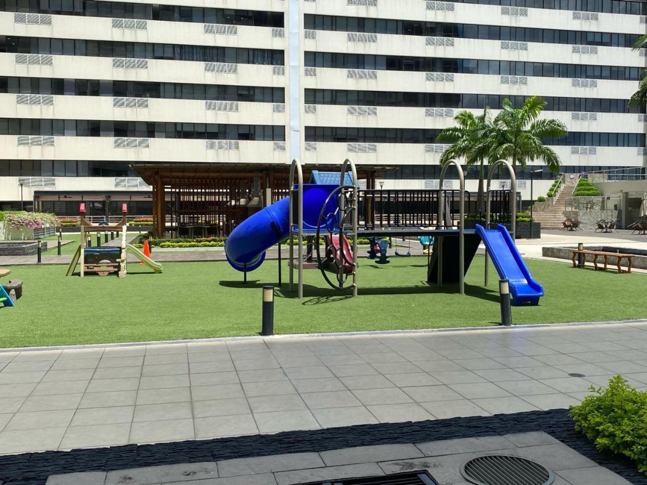 Puerto Santa Ana, Torres Bellini, 2 Dormitorios, Parqueo Гуаякиль Экстерьер фото