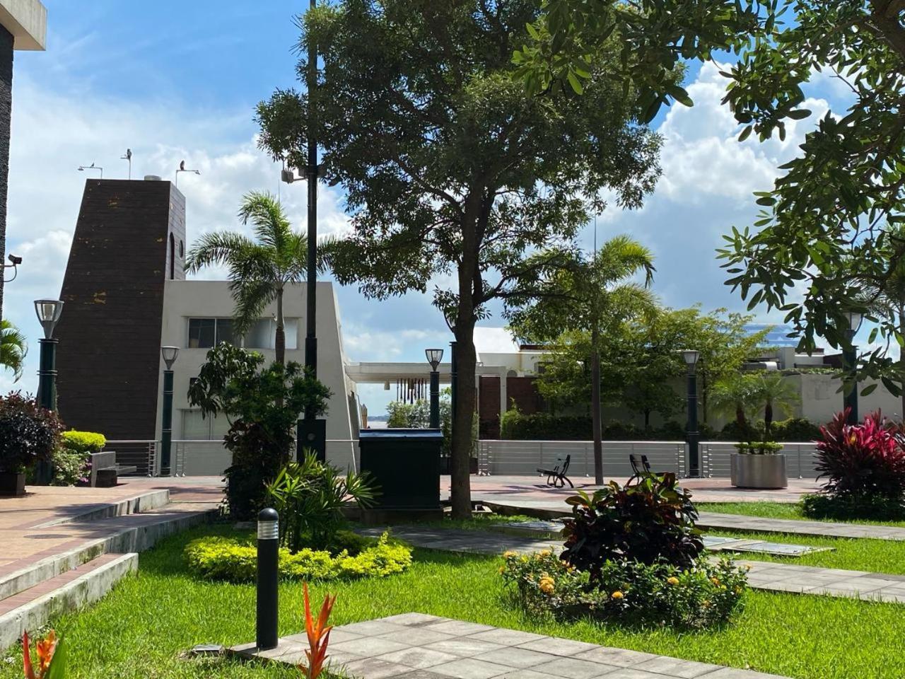 Puerto Santa Ana, Torres Bellini, 2 Dormitorios, Parqueo Гуаякиль Экстерьер фото
